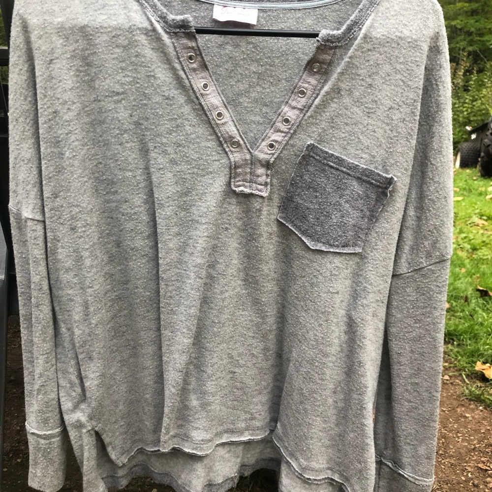 Gray Pink Lily top